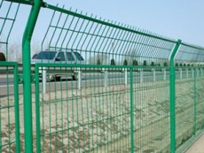 电焊护栏网 框架护栏网 三角折弯护栏网 仓库隔离网