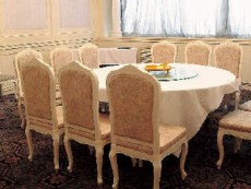 北京哪里有酒店实木成套餐桌椅批发餐桌椅价格国富
