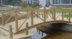 青岛防腐木小桥 承接各种防腐木工程