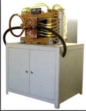 中频淬火变压器及电容柜