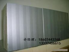 聚氨酯保温墙面板 小波纹聚氨酯复合板 聚氨酯夹芯彩钢板