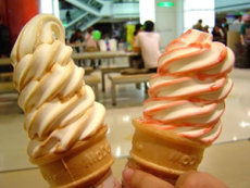 冰淇淋机 优格冰淇淋机 酸奶搅拌式冰淇淋机