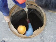 北京海淀区动物园清理化粪池