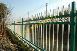 供应金属焊接镀锌包塑护栏网 小区护栏