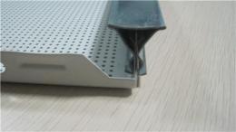 供应微孔铝天花/吸音铝扣板/条型铝扣板厂家